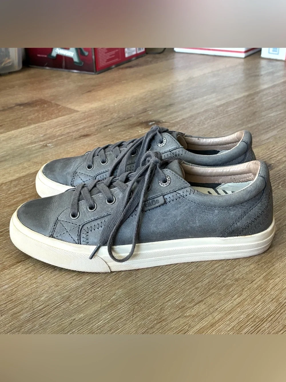 Taos Footwear Plim Soul Lux Leather Sneakers Gray Women’s Shoes Size 8